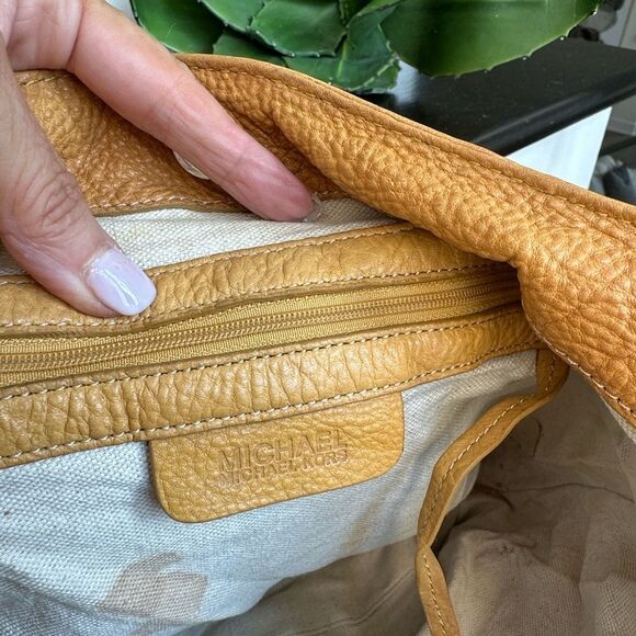 Michael Kors Marina Mustard Yellow Large Hobo | Mercari Michael Kors Mustard Yellow Leather Hobo Bag